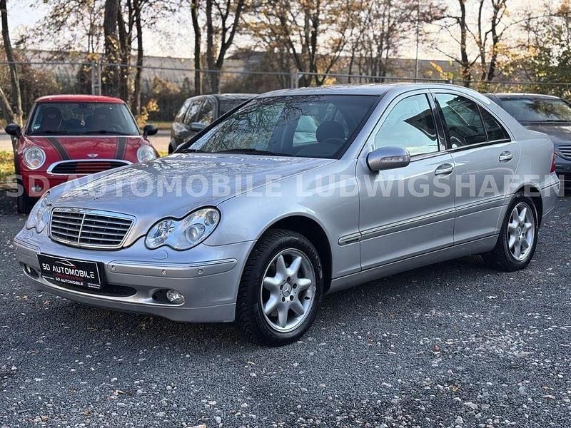 Silber Gebraucht 2003 Mercedes C240 Limousine | 3.299 € (Fairer Preis) - Bild 1/4