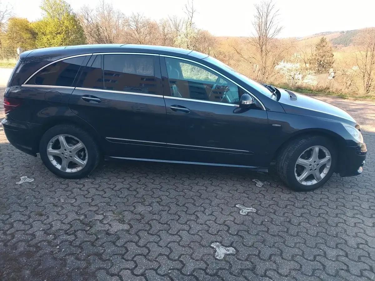 Gebraucht Mercedes R300 AMG 190 PS (139 kW) 2010 Schwarz Van / Kleinbus