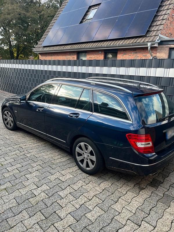 Gebraucht Mercedes C250 204 PS (150 kW) 2011 Blau Kombi