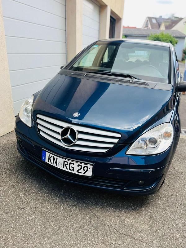 Blau Gebraucht 2006 Mercedes B170 Van / Kleinbus | 900 € (Superpreis) - Bild 1/4