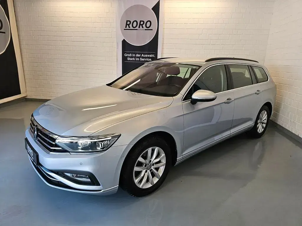 Gebraucht VW Passat Business+ 150 PS (110 kW) 2022 Gelb Kombi