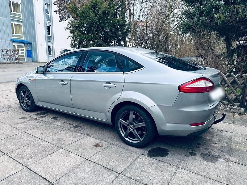 Gebraucht Ford Mondeo Titanium 145 PS (106 kW) 2008 Silber Limousine