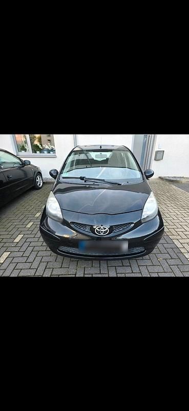 Gebraucht Toyota Aygo 68 PS (50 kW) 2007 Schwarz Kleinwagen