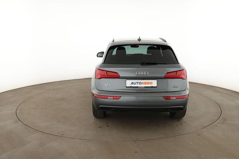 Gebraucht Audi Q5 S-Line 163 PS (119 kW) 2019 Grau SUV