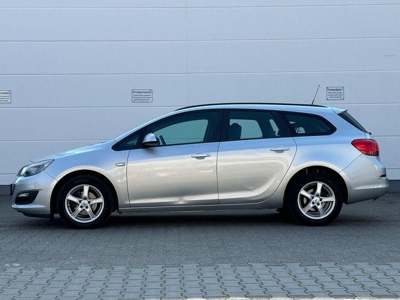 Gebraucht Opel Astra 116 PS (85 kW) 2012 Silber Kombi