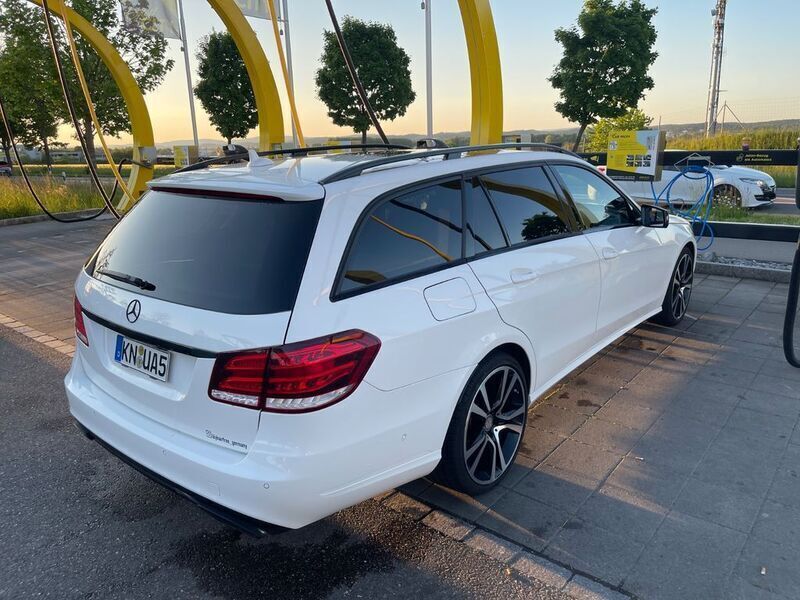 Weiß Gebraucht 2015 Mercedes E220 Edition Limousine | 18.350 € (Fairer Preis) - Bild 1/4