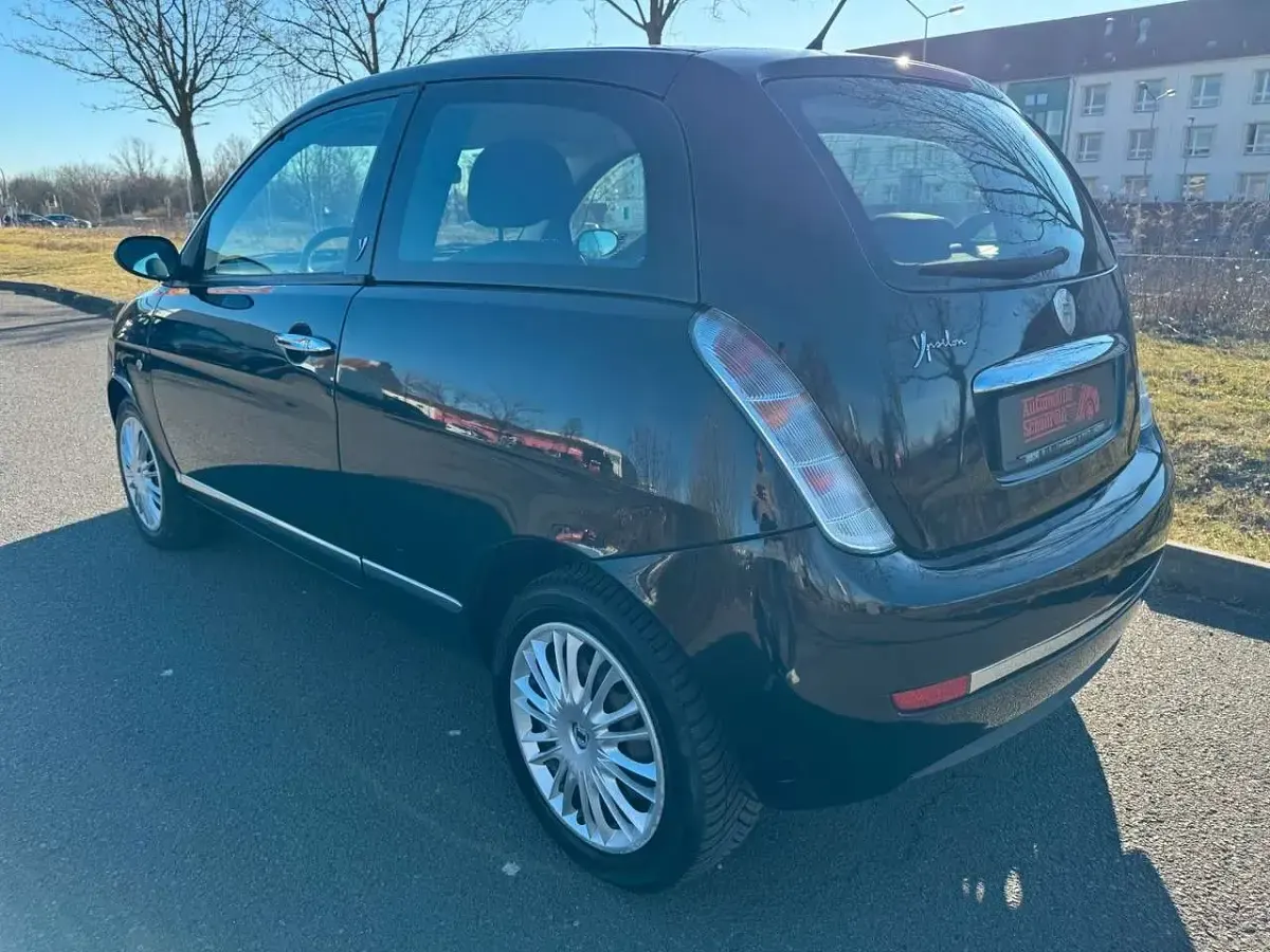 Gebraucht Lancia Ypsilon 77 PS (56 kW) 2007 Schwarz Kleinwagen