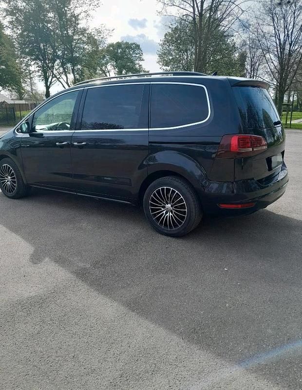 Gebraucht VW Sharan 150 PS (110 kW) 2016 Schwarz Van / Kleinbus