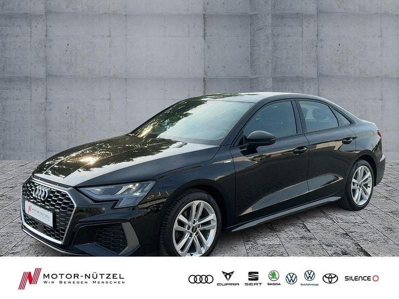 Mythosschwarz metallic Gebraucht 2022 Audi A3 Ambiente Limousine | 29.930 € (Teuer) - Bild 1/4