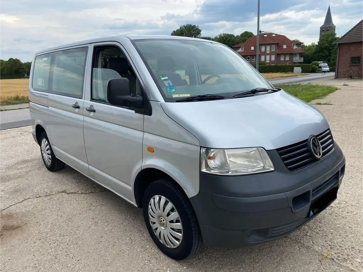 Usado VW Caravelle 131 CV (96 kW) 2007 Plateado Van