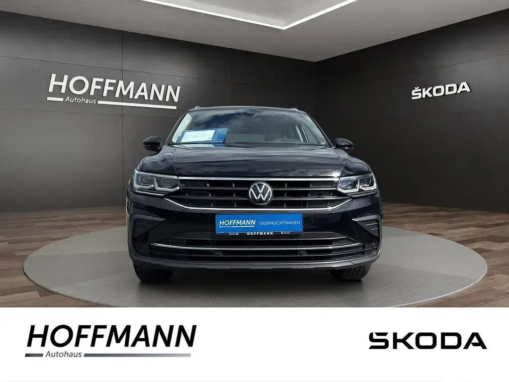 Gebraucht VW Tiguan Active 150 PS (110 kW) 2022 Schwarz SUV