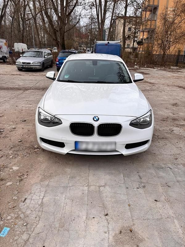 Gebraucht BMW 116 136 PS (100 kW) 2011 Weiß Kleinwagen