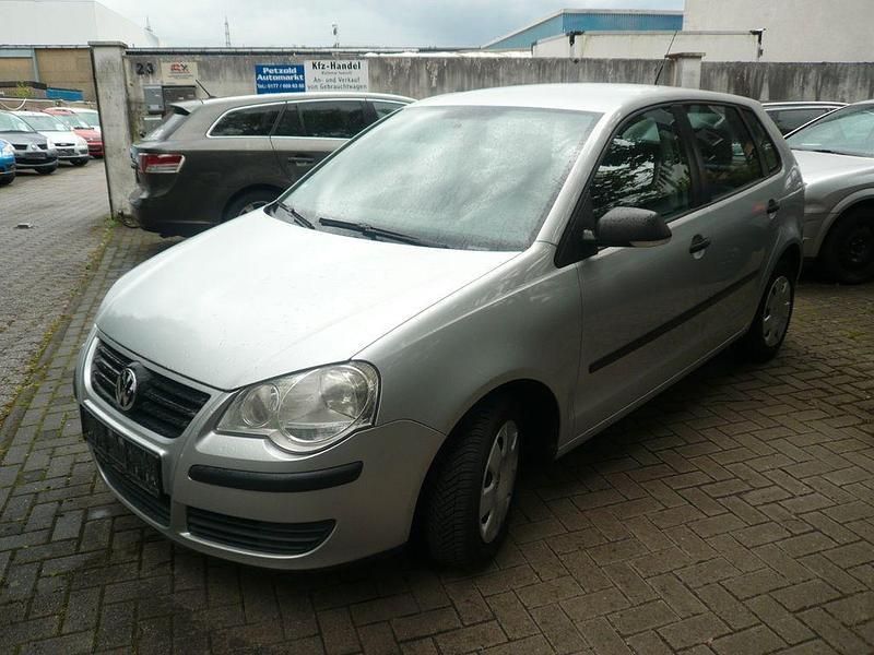 Silber Gebraucht 2009 VW Polo Limousine | 2.490 € (Guter Preis) - Bild 1/4