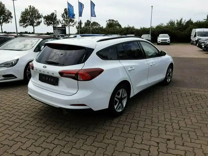 Gebraucht Ford Focus Cool & Connect 125 PS (91 kW) 2022 Weiß Kombi