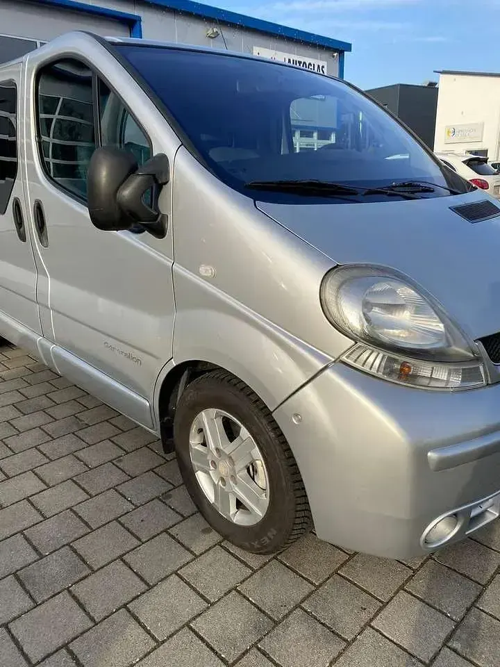 Gebraucht Renault Trafic 135 PS (99 kW) 2005 Silber Van / Kleinbus