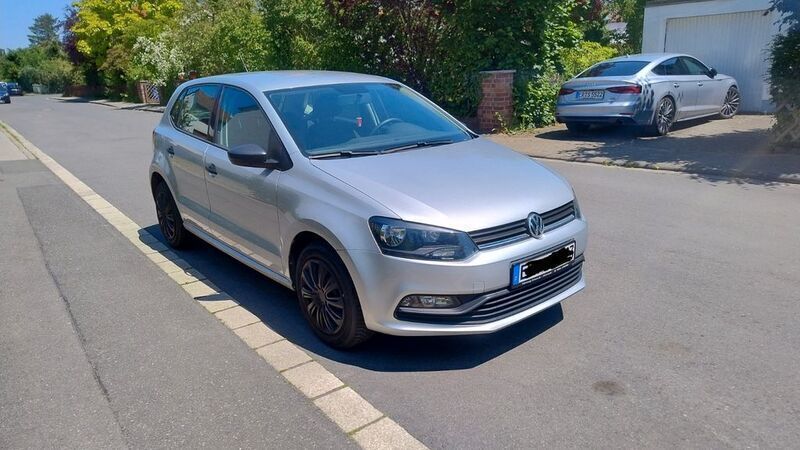 Silber Gebraucht 2015 VW Polo Trendline Kleinwagen | 7.450 € (Guter Preis) - Bild 1/4