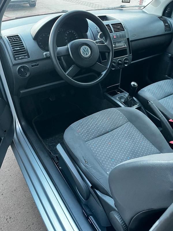 Gebraucht VW Polo 64 PS (47 kW) 2003 Grau Kleinwagen