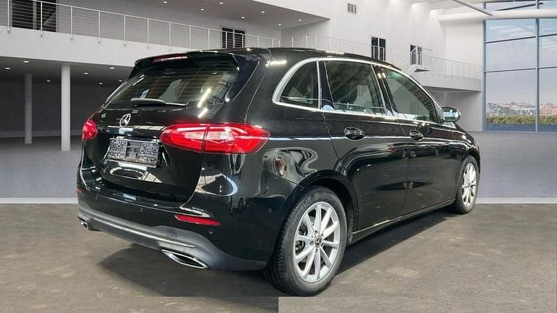 Gebraucht Mercedes B180 136 PS (100 kW) 2019 Schwarz Van / Kleinbus