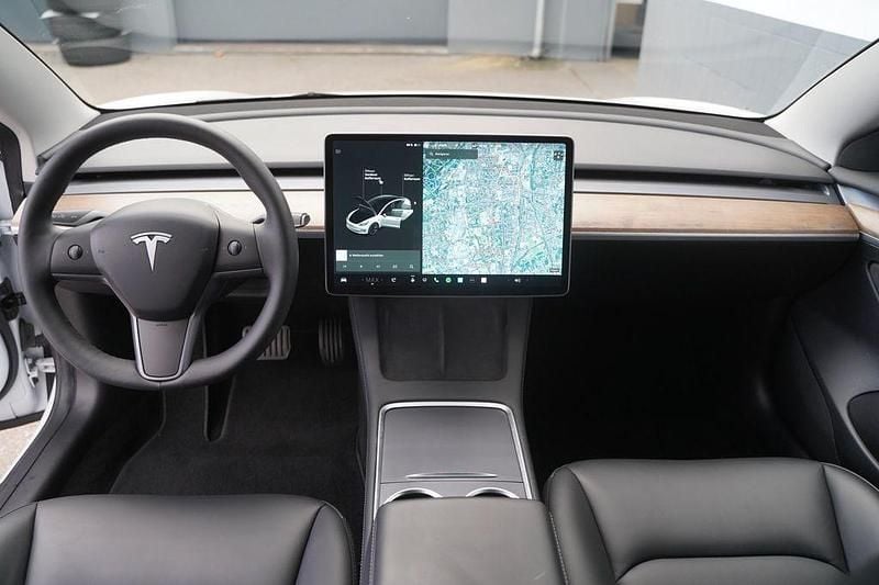 Gebraucht Tesla Model 3 Standard Range 239 kW (325 PS) 2021 Weiß Limousine