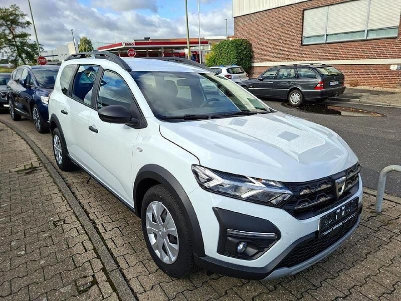 Gebraucht Dacia Jogger Essentiel 101 PS (74 kW) 2022 Weiß Van / Kleinbus