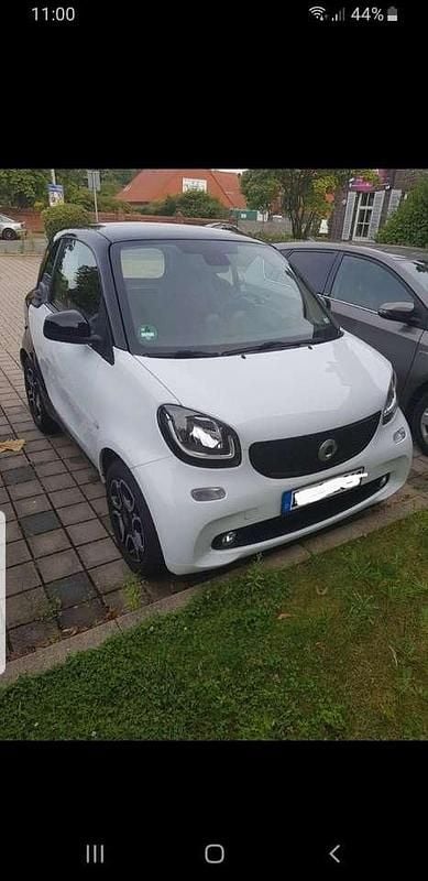 Weiß Gebraucht 2015 Smart ForTwo Coupé Prime Coupé | 6.500 € (Guter Preis) - Bild 1/4