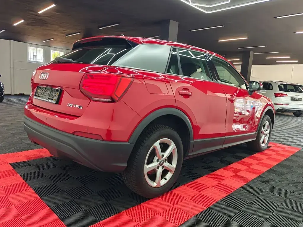 Gebraucht Audi Q2 Basis 150 PS (110 kW) 2020 Rot SUV