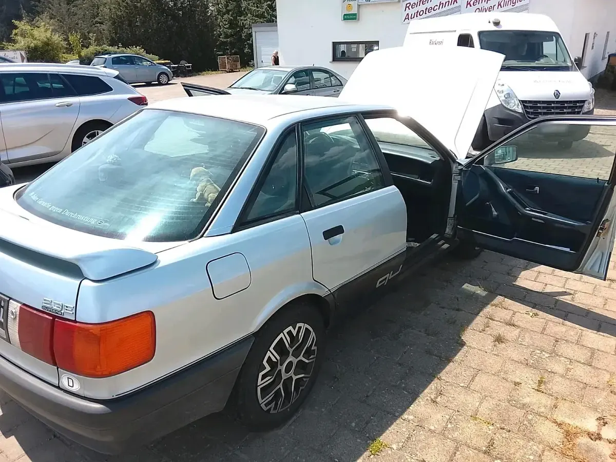 Gebraucht Audi 80 90 PS (66 kW) 1989 Silber Limousine