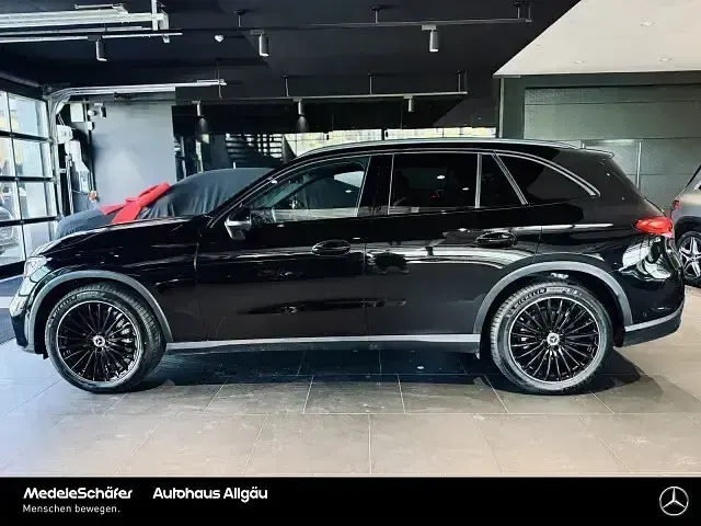 Gebraucht Mercedes GLC300 AMG 269 PS (197 kW) 2025 Lack obsidianschwarz SUV