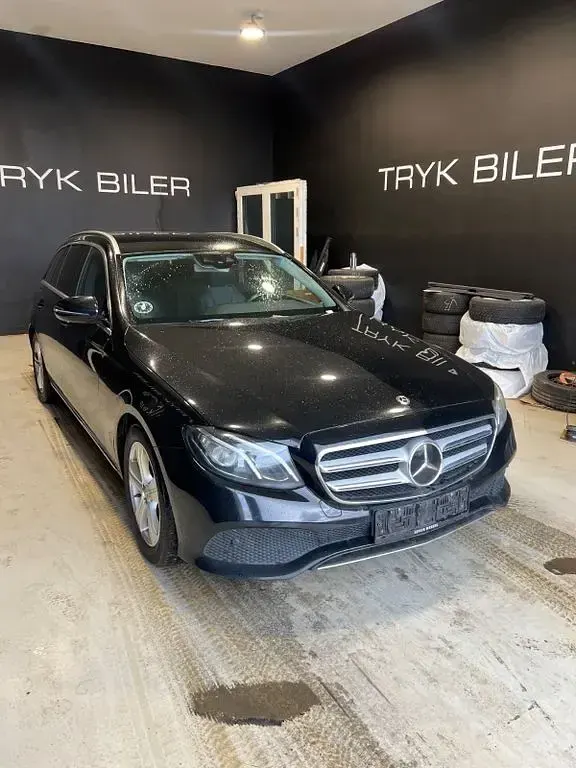 Gebraucht Mercedes E220 194 PS (142 kW) 2017 Schwarz Kombi