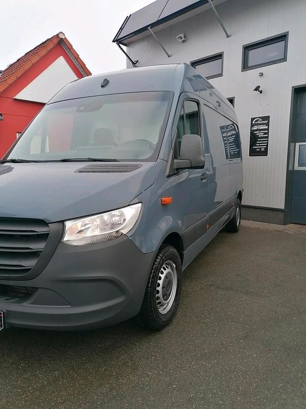 Gebraucht Mercedes Sprinter 143 PS (105 kW) 2020 Grau Van