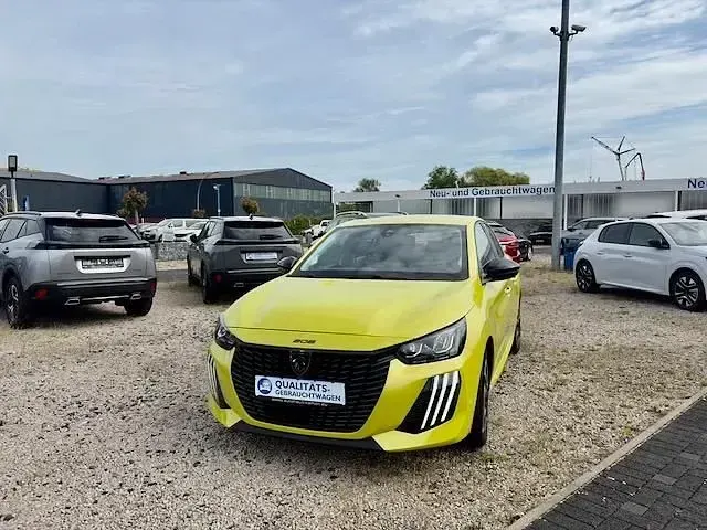 Gebraucht Peugeot 208 Style 101 PS (74 kW) 2025 Gelb Kleinwagen
