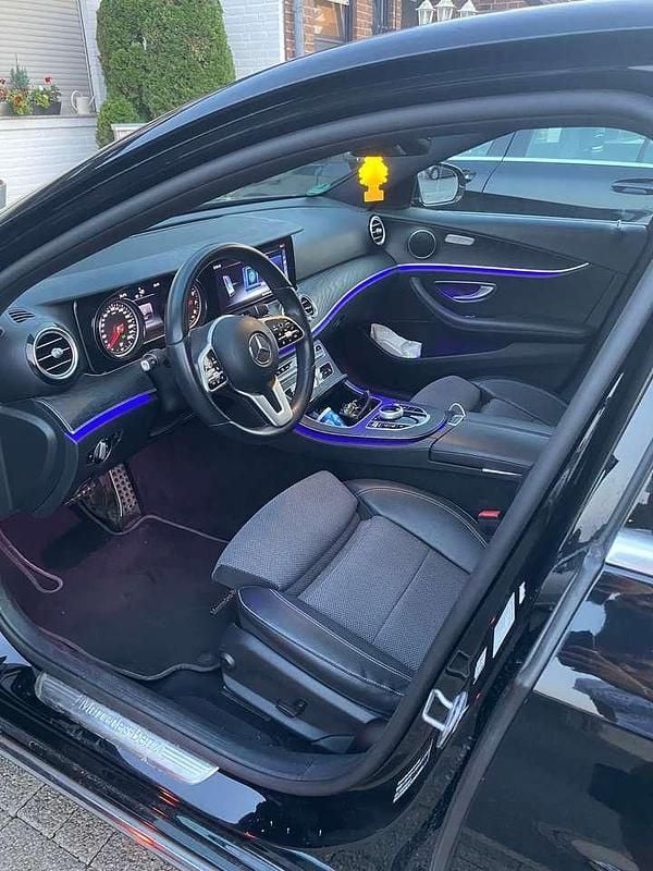 Gebraucht Mercedes E200 Avantgarde 184 PS (135 kW) 2019 Limousine