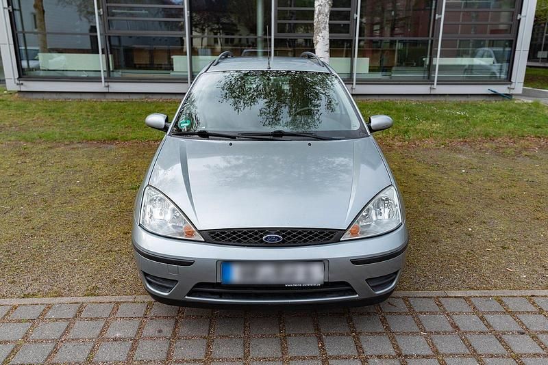Usata Ford Focus 101 CV (74 kW) 2004 Grigio Station wagon