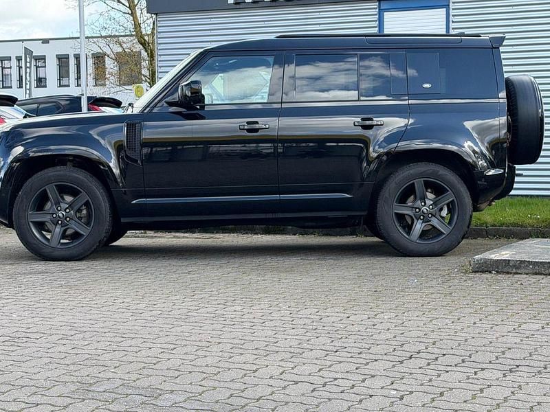 Gebraucht Land Rover Defender SE Dynamic 200 PS (147 kW) 2024 Schwarz SUV