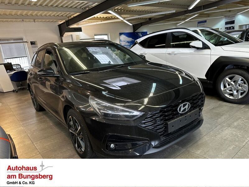 Blau Neu 2024 Hyundai i30 Advantage Kombi | 27.990 € (Teuer) - Bild 1/4