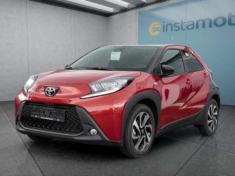 Rot Neu 2025 Toyota Aygo Kleinwagen | 16.699 € - Bild 1/4