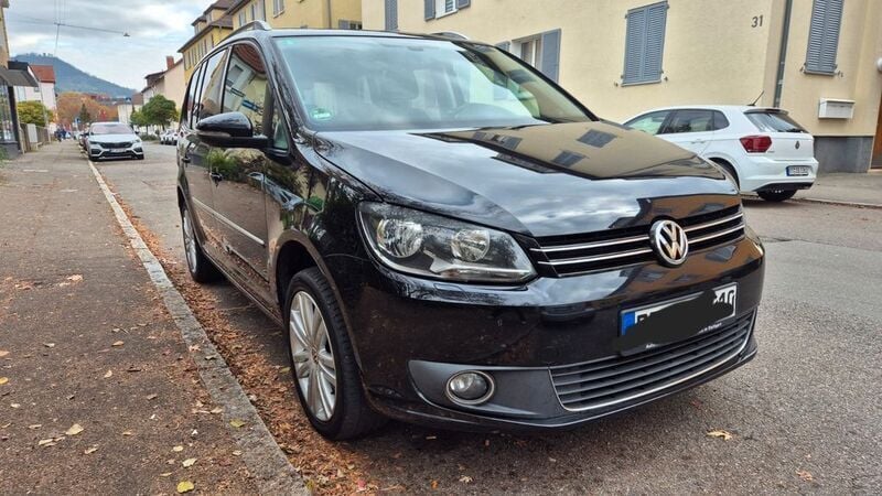 Schwarz Gebraucht 2011 VW Touran Highline Van / Kleinbus | 7.400 € (Fairer Preis) - Bild 1/4