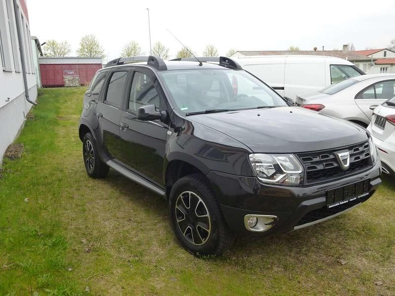 Second-hand Dacia Duster Black Shadow 109 CP (80 kW) 2017 Negru SUV