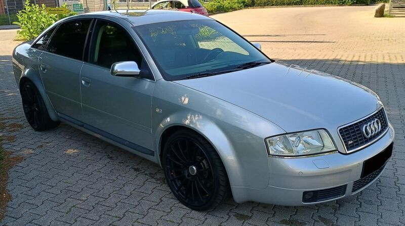 Silber Gebraucht 2004 Audi S6 Sport Limousine | 18.900 € - Bild 1/4