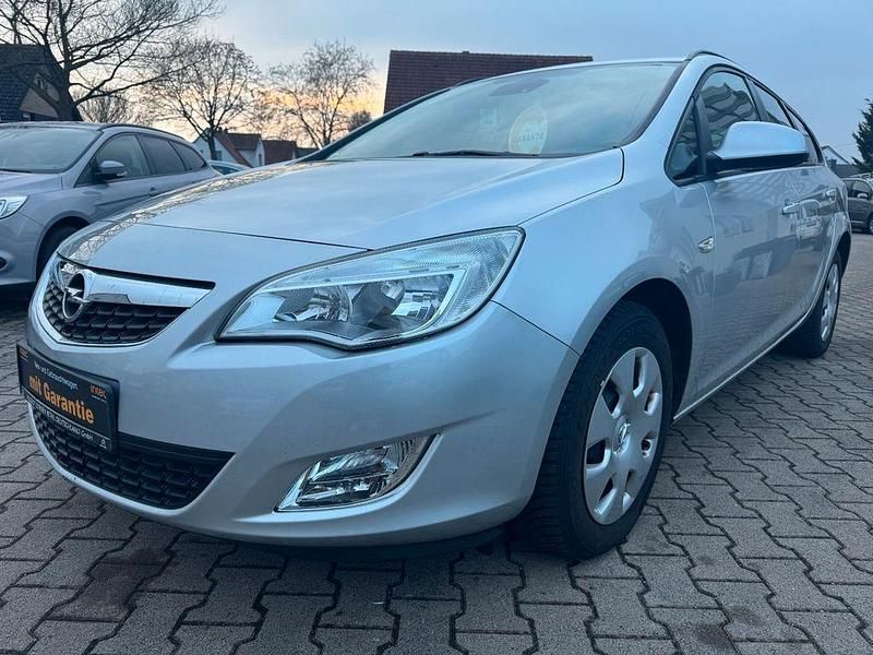 Gebraucht Opel Astra Design Edition 116 PS (85 kW) 2011 Silber Kombi