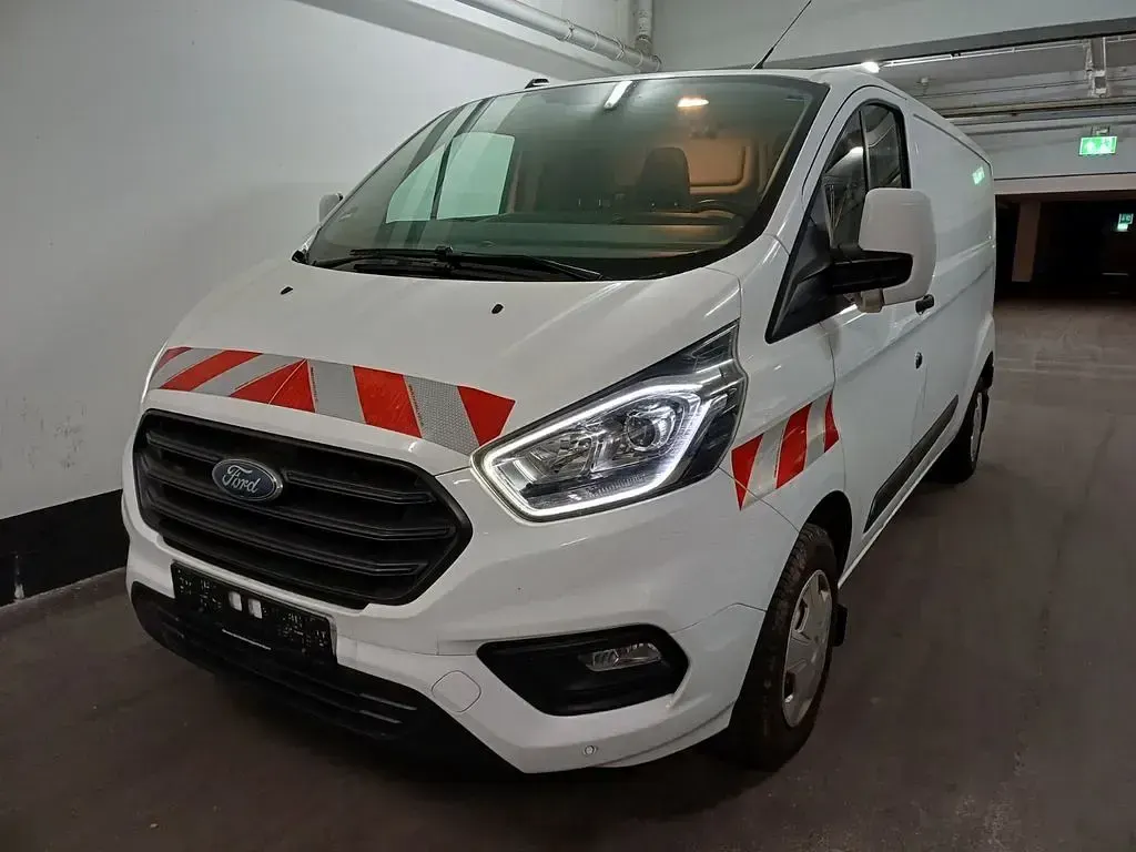 Gebraucht Ford 300 105 PS (77 kW) 2021 Weiß Van / Kleinbus