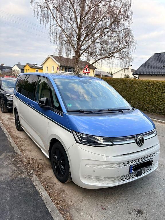 Gebraucht VW Multivan 204 PS (150 kW) 2024 Blau Van