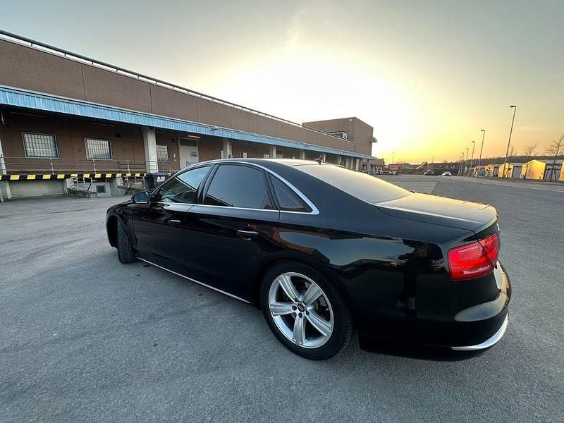 Gebraucht Audi A8 Ambiente 351 PS (258 kW) 2012 Schwarz Limousine