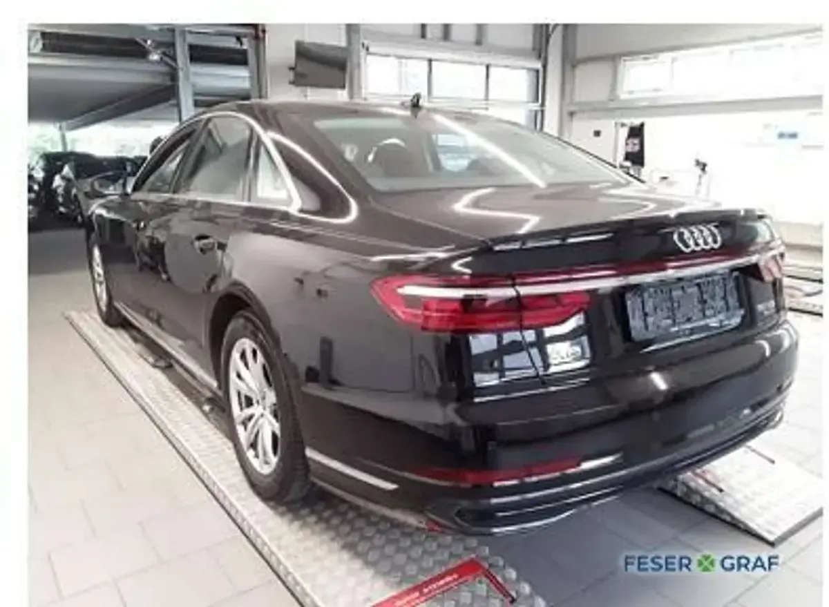 Gebraucht Audi A8 Ambiente 286 PS (210 kW) 2023 Brillantschwarz Limousine