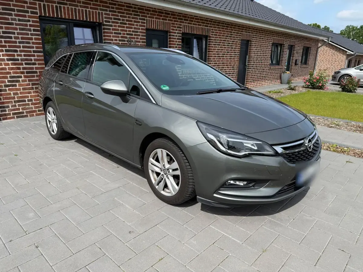 Gebraucht Opel Astra Dynamic 125 PS (91 kW) 2017 Grau Kombi