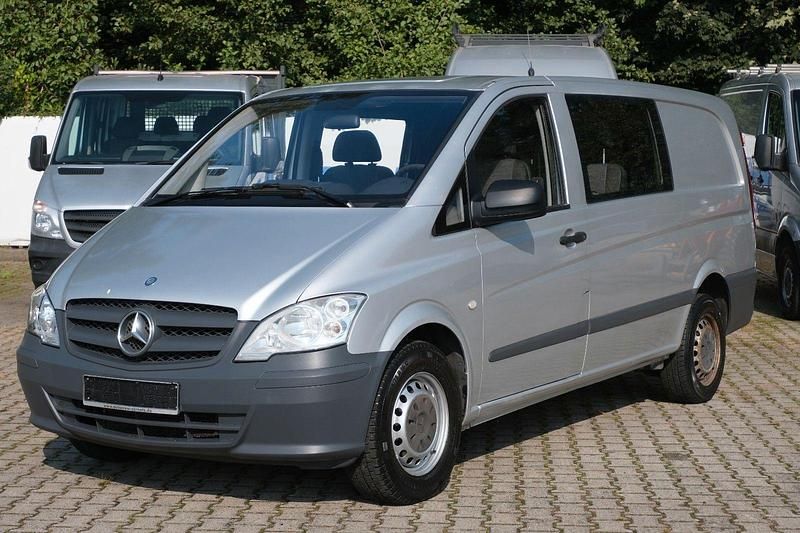 Second-hand Mercedes Vito 163 CP (119 kW) 2012 Argintiu Van