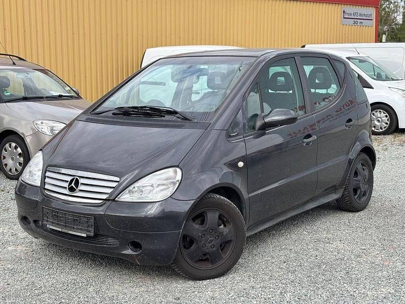 Schwarz Gebraucht 2001 Mercedes A140 Avantgarde Van / Kleinbus | 777 € (Superpreis) - Bild 1/4