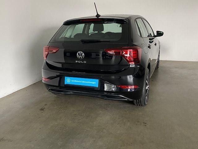 Gebraucht VW Polo Life 80 PS (58 kW) 2023 2t deep black perleffekt (metallic) Kleinwagen