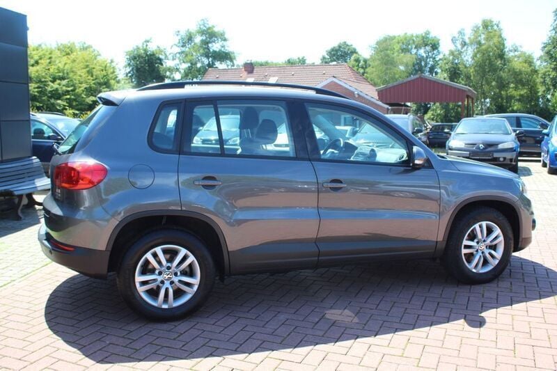 Gebraucht VW Tiguan Trendline 160 PS (117 kW) 2014 Grau SUV