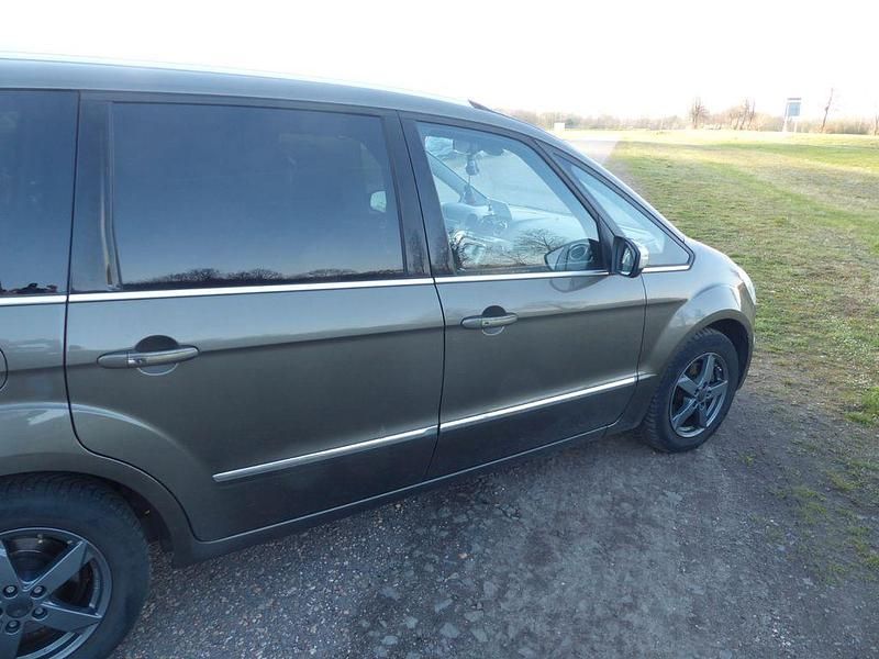 Gebraucht Ford Galaxy Titanium 200 PS (147 kW) 2011 Grün Van / Kleinbus